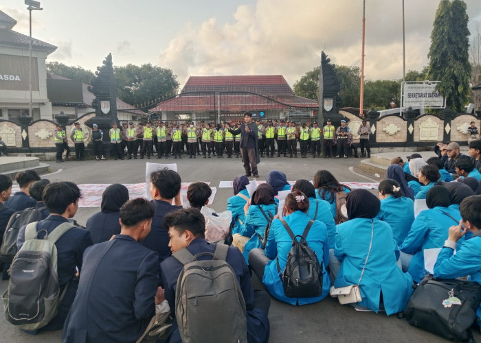 Mahasiswa Cilacap Turun ke Jalan, Desak Evaluasi MBG dan Sejumlah Kebijakan Pemerintah