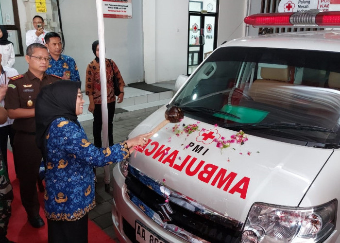 Bupati Luncurkan Ambulance Gratis