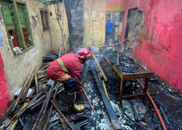 Api Tungku Kayu Tak Sepenuhnya Padam, Satu Rumah di Pagerandong Ludes Terbakar