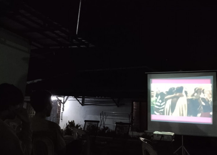 Nobar Pesta Babi Sentil Proyek Papua, Warga Kemranjen Banyumas Bahas Dampak Pembangunan
