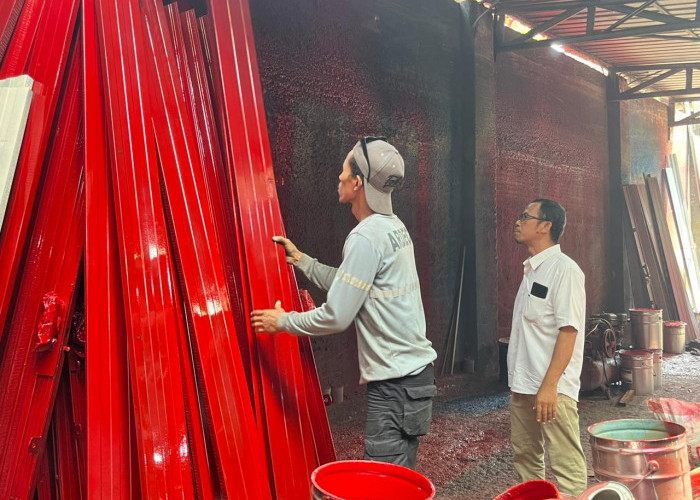 Omzet Capai Rp 250 Juta, Pesanan Bengkel Folding Door di Mandiraja Sampai Papua