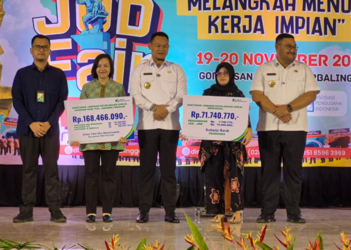 Bupati dan Wakil Bupati Serahkan Santunan BPJS Ketenagakerjaan