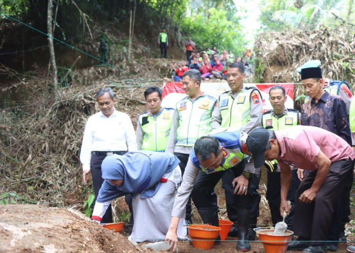 Tak Lagi Lewat Jembatan Bambu, Akses Sekolah Siswa Desa Serang Segera Lebih Aman