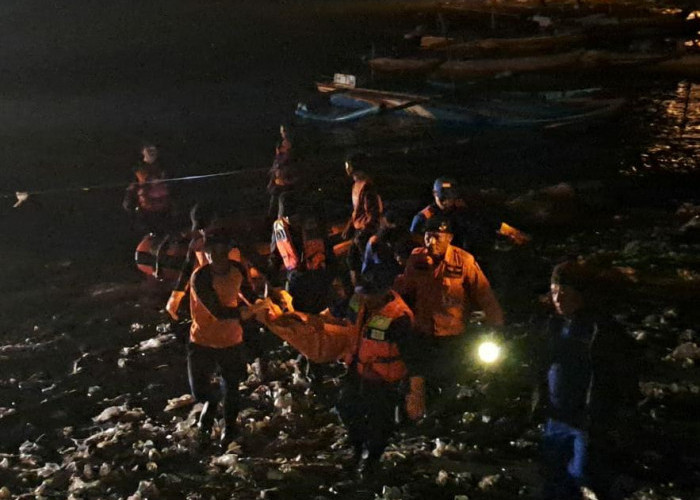 Remaja Yang Hilang Terseret Ombak Pantai Teluk Penyu Cilacap Akhirnya  Ditemukan