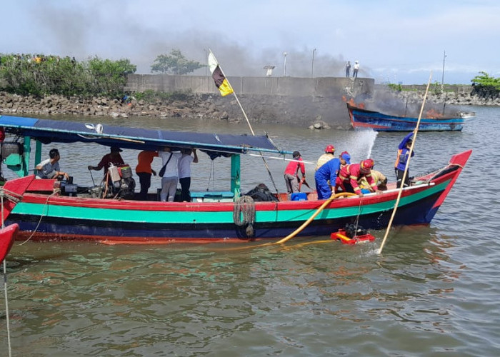 Antre Isi BBM di Dermaga 3 PPSC, Kapal Nelayan di Cilacap Terbakar