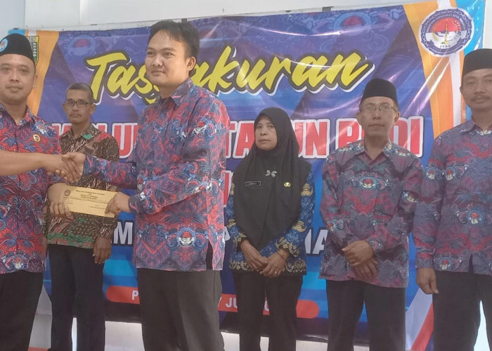 Perangkat Desa Kebumeb Desak Status dan Gaji Setara ASN Golongan IIA