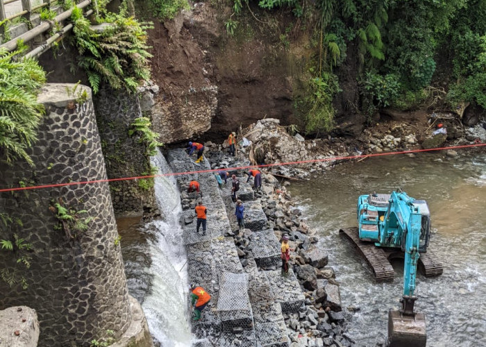 Cuaca Bisa Jadi Kendala Penanganan Longsoran Jembatan Kali Pelus