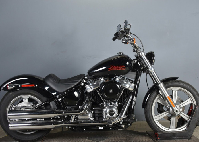 Harley-Davidson Softail Standard Bisa Kredit di BSI OTO, Ini Simulasinya!
