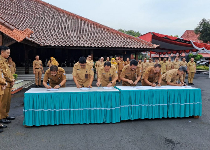 Tegaskan Tak Ada Jual Beli Jabatan, Kepala OPD dan Camat  di Kabupaten Cilacap Teken Pakta Integritas