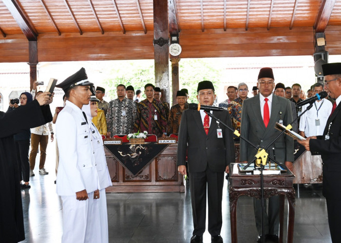 Pj Bupati Banjarnegara Lantik 51 Kepala Desa, Minta Kades Rangkul Semua Pihak