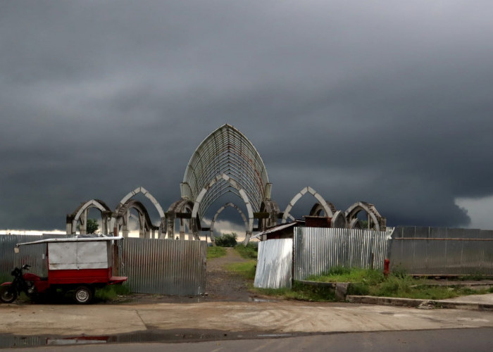 Pembangunan Pagar Keliling Masjid Seribu Bulan Sudah 70 Persen