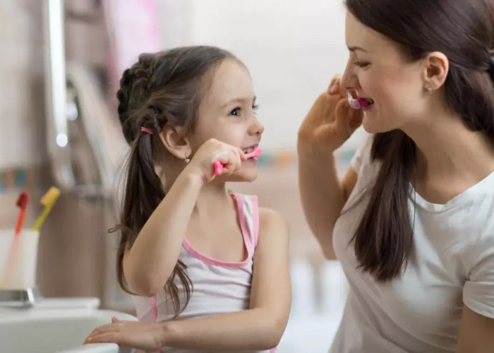 Cara Mengajarkan Anak Rajin Sikat Gigi Sejak Kecil
