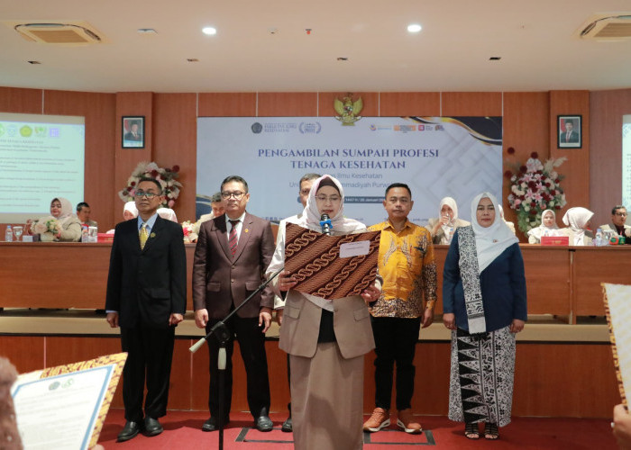 FIKES UMP Gelar Pengambilan Sumpah Profesi Tenaga Kesehatan
