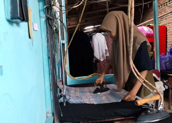 Kemarau Panjang Dongkrak Pelanggan Laundry, Usaha Penatu di Sumpiuh Banyumas Kebanjiran Cucian
