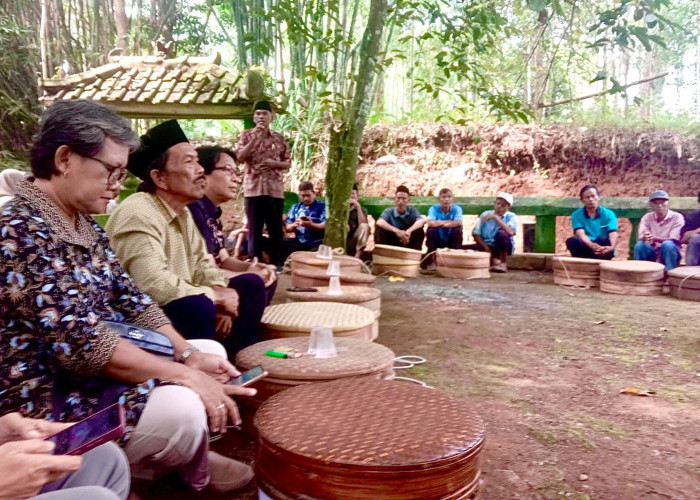 Tradisi Tenongan Warnai Memerti Bumi di Sempor