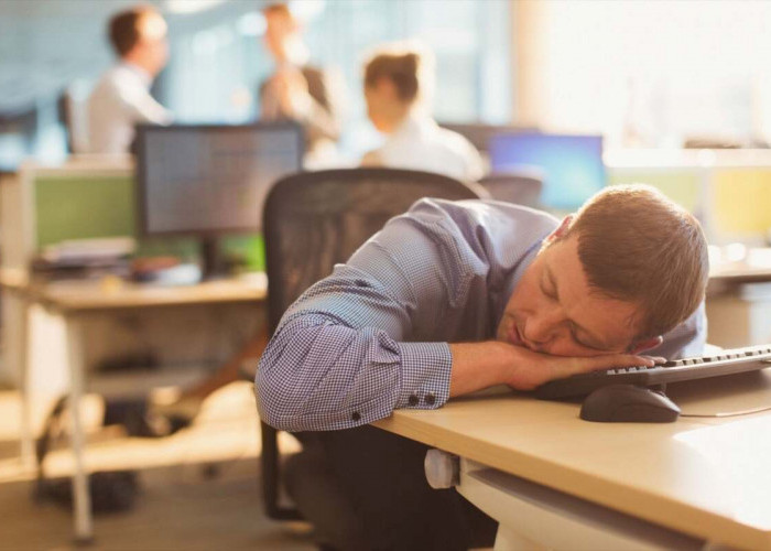 7 Tips Menghadapi Rekan Kerja yang Kurang Bersemangat, Jangan Sampai Mengganggu Kinerja