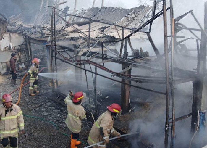 Satu Miliar Rupiah Ludes Dilalap Si Jago Merah