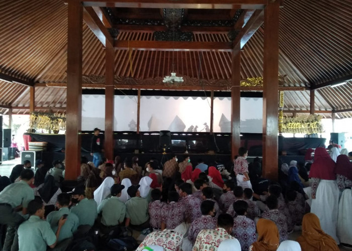 Pagelaran Wayang Kulit Tujuh Dalang, Sarana Edukasi Siswa