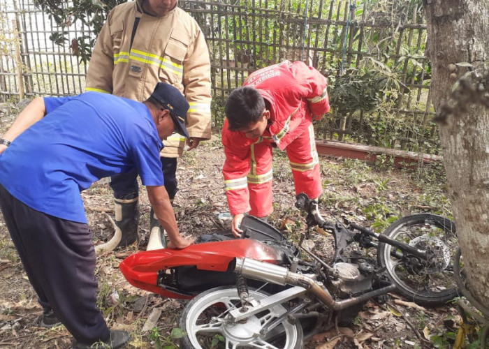Akibat selang Karburator Rembes, Satu Unit Sepeda Motor Terbakar di Cipari