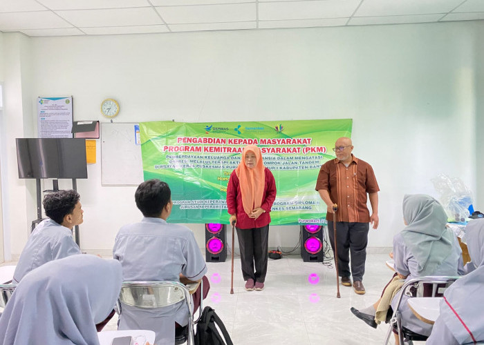 Pemberdayaan Keluarga, Kader Kesehatan Lansia Mengatasi Depresi dengan Terapi Aktifitas Kelompok Jalan Tandem 