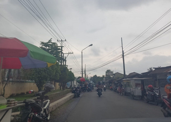 Penghujan dan Tonase, Picu Kerusakan Jalan Makin Parah