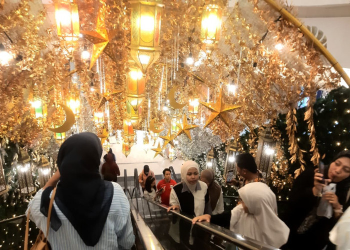 Libur Hampir Usai Warga Masih Padati Mal di Purwokerto