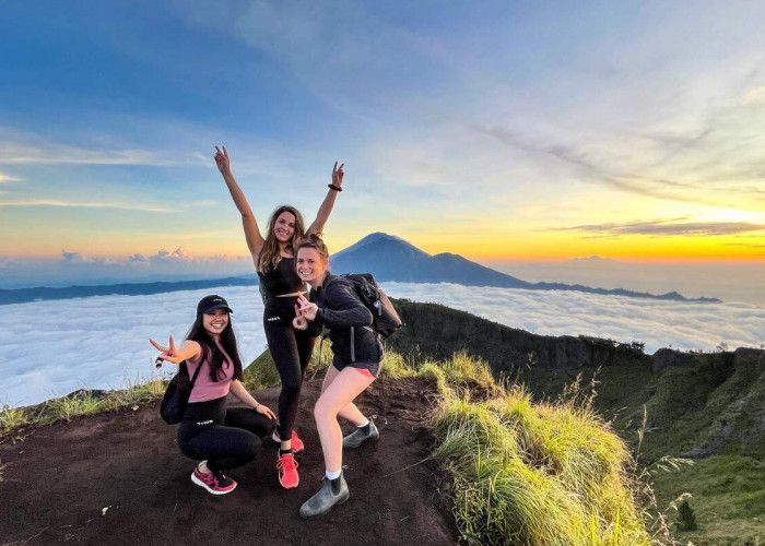 5 Rekomendasi Gunung di Luar Pulau Jawa yang Ramah Pendaki Pemula