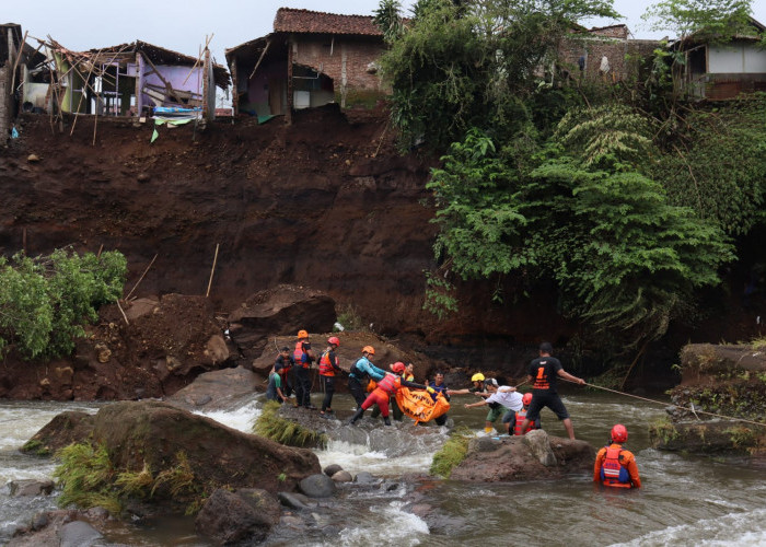 Tebing Sungai Pelus Arcawinangun Longsor Di Purwokerto, BPBD Banyumas : Ini Kejadian Ketiga Kalinya 