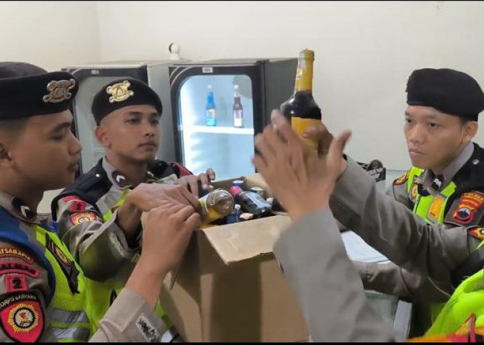 Sasar Warung dan Tempat Hiburan, Polres Purbalingga Sita 100 Botol Miras dalam Semalam