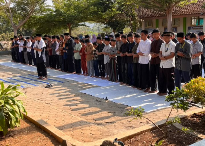 SMP Muhammadiyah 1 Kroya Gelar Salat Istisqa di Hari Santri