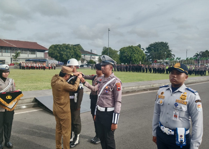Ratusan Personel Gabungan Ikuti Apel Operasi Lilin Candi 2025 di Cilacap