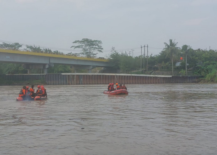 Tim SAR Perluas Pencarian Korban yang Hanyut  di Sungai Kretek Kebumen