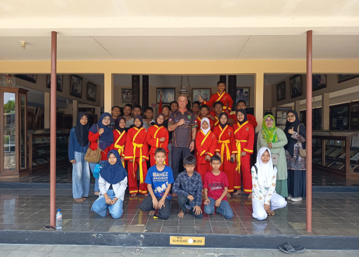 Juri Pencak Silat Dunia Apresiasi Atlet Tapak Suci SMP Muhammadiyah 2 Kroya