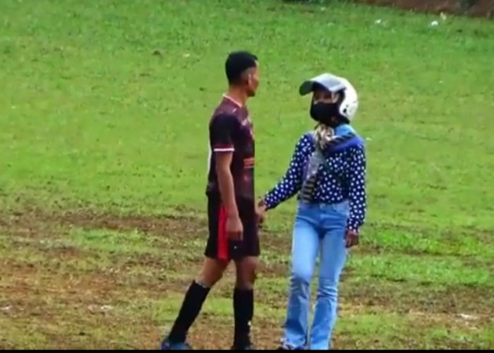 Viral Video Wanita di Dayeuhluhur Cilacap, Paksa Pulang Suaminya Saat Bermain Bola 