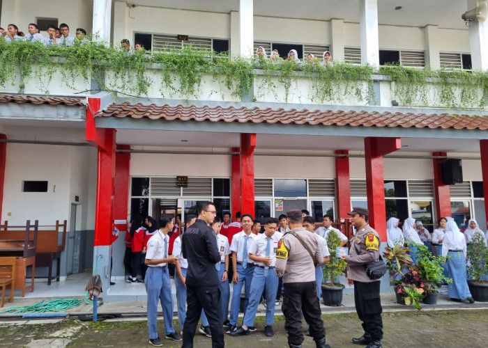 Cegah Penggunaan Knalpot Brong Dikalangan Pelajar, Polisi di Purwokerto Datangi Sekolah