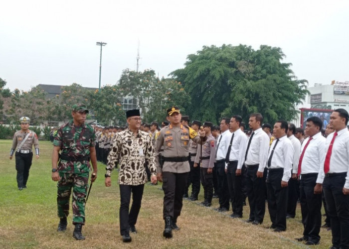 Pengamanan Pemilu 2024, Polresta Banyumas Gelar Pasukan Mantap Brata Candi di Alun-Alun Purwokerto