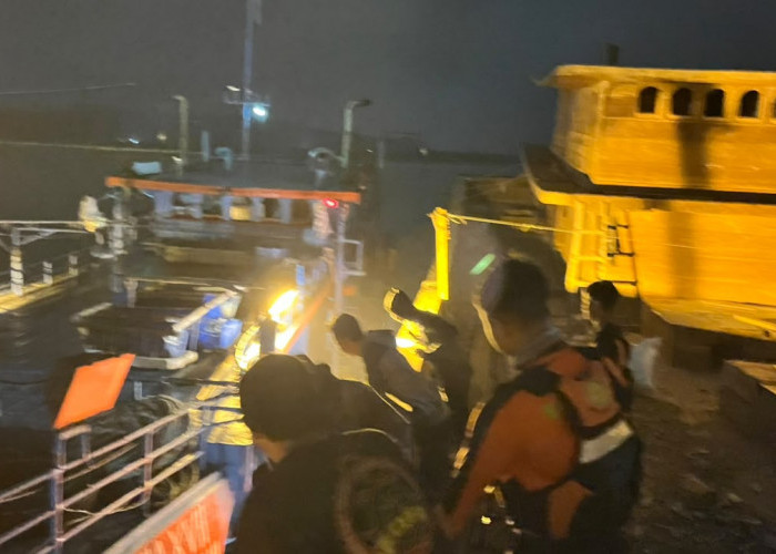 KMN Maju Setia 17 Kandas di Perairan Karangbolong Cilacap, 11 Orang Nelayan Selamat
