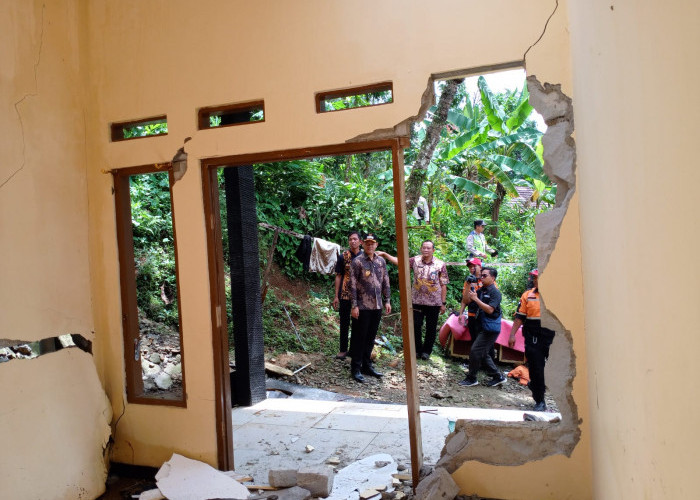 Update Bencana Tanah Bergerak di Maribaya, 23 Rumah Rusak, Tiga Rumah Lainnya Terancam