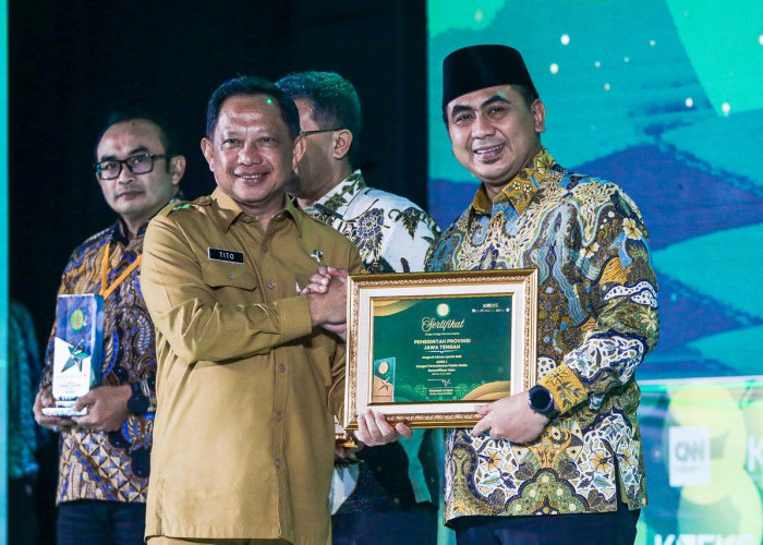 Jateng Boyong Enam Penghargaan Adinata Syariah 2026, Taj Yasin Percepat Kawasan Industri Halal