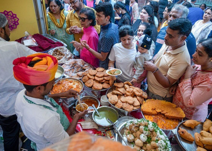 7 Daftar Kuliner Street Food India Paling Populer yang Viral di Internet 