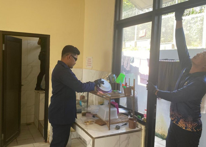Jaga Keamanan, Lapas Nirbaya Razia Kamar Hunian Warga Binaan