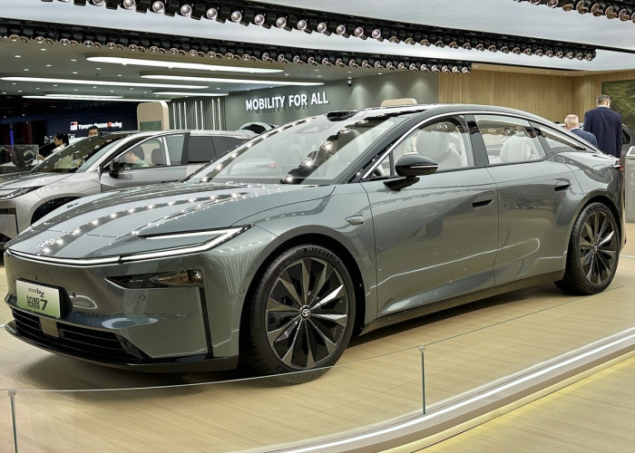 Toyota bZ7 Hadir sebagai Mobil Listrik Modern dengan Inovasi Huawei dan Xiaomi
