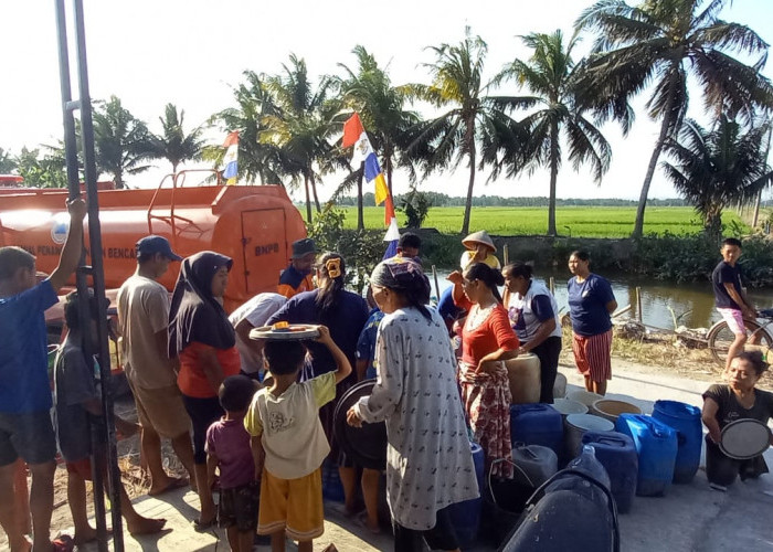 Dropping Air Bersih Terus Berlanjut, Kekeringan di Cilacap Semakin Meluas