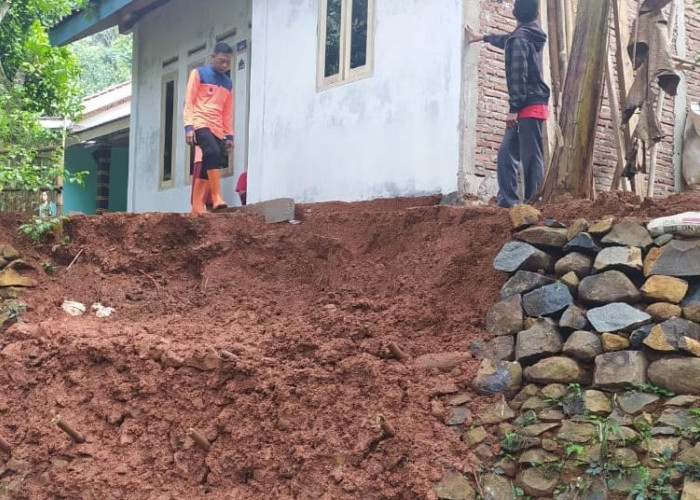 Dua Desa di Dua Kecamatan Kabupaten Cilacap Mengalami Tanah Longsor