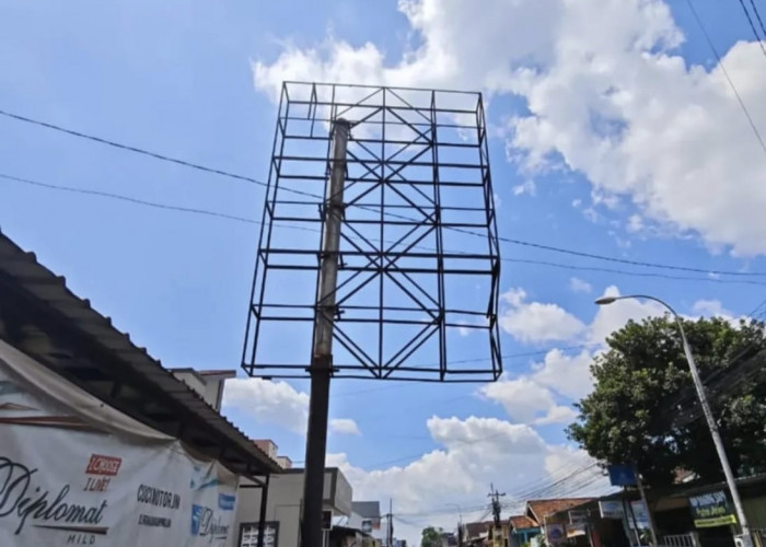 Satpol PP Awasi Reklame Rawan Roboh di Banyumas, Cuaca Ekstrem Picu Pemeriksaan Berkala