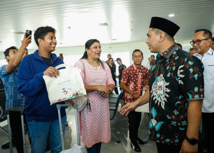 Wagub Jateng Lepas Penerbangan Perdana Semarang-Kuala Lumpur, Masyarakat Sambut Antusias