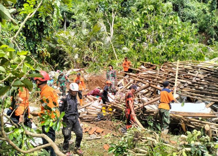 Korban Tanah Longsor di Cimanggu, Cilacap Ditemukan dalam Keadaan Meninggal Dunia
