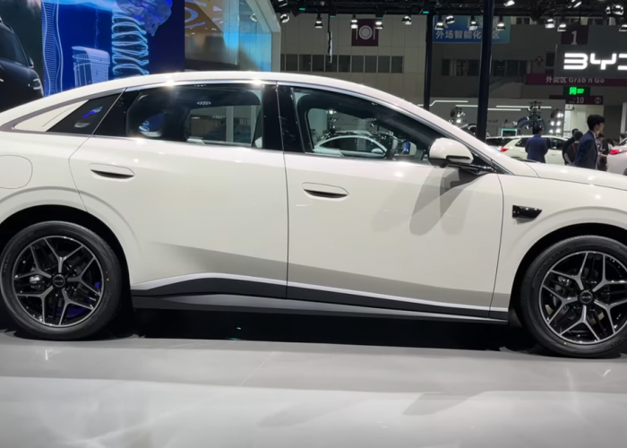 BYD Seal 06 DM-i, Mobil Hybrid yang Iritnya Kebangeten, Sekali Full Tank Bisa Tempuh 2.000 Km