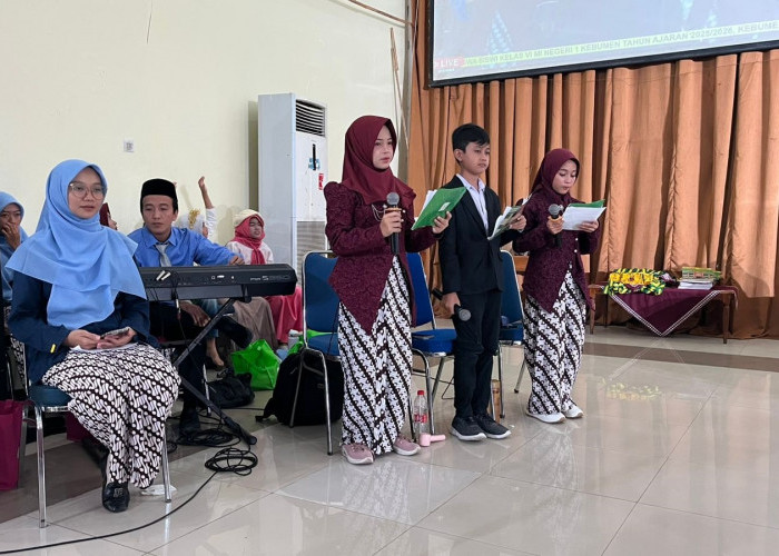 MC Tiga Bahasa Curi Perhatian