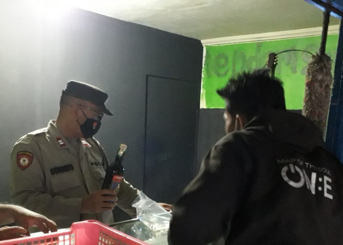 Miras Jenis Anggur Kolesom Dirazia dan Diamankan Polisi di Karanglewas  